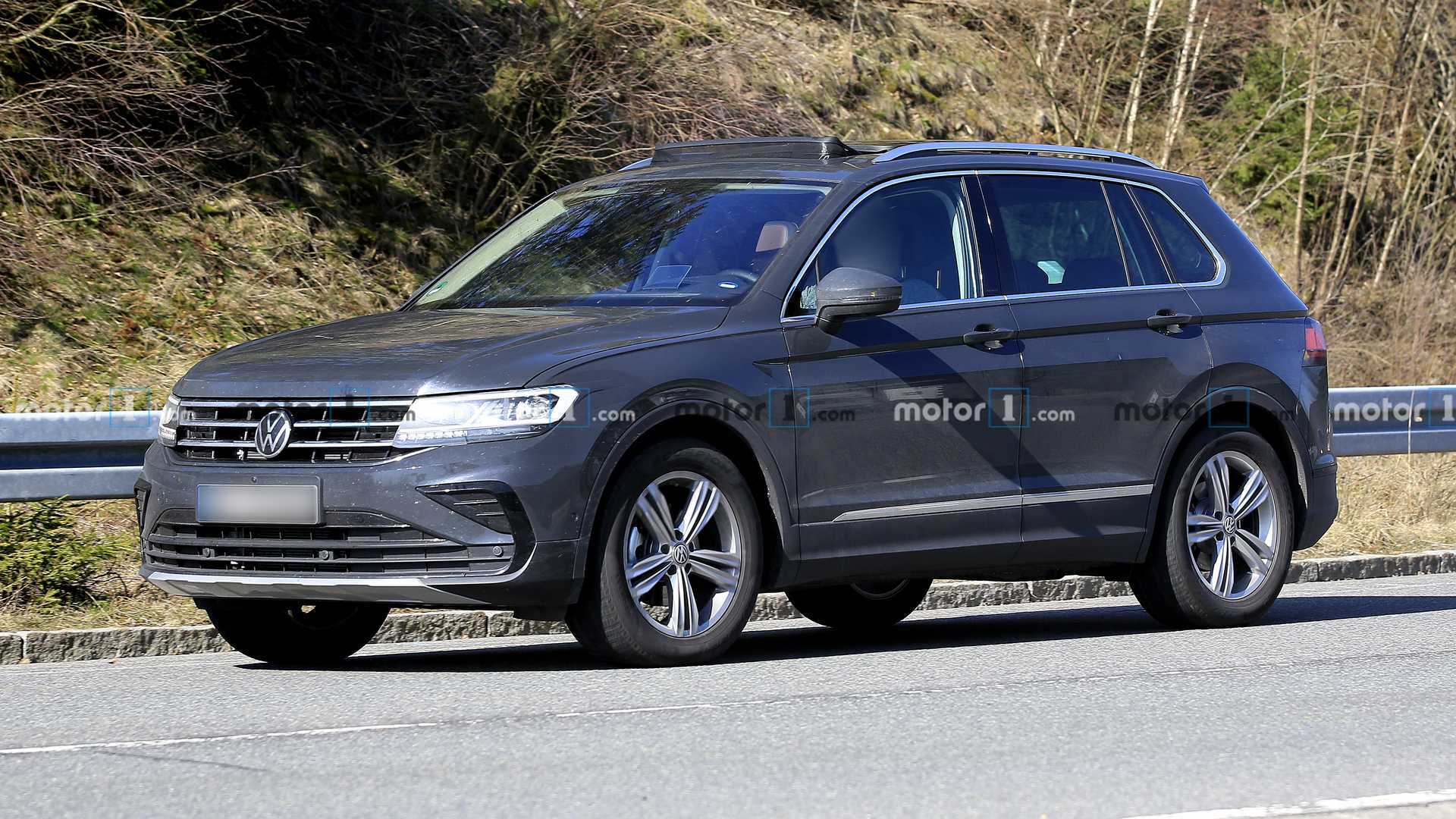 volkswagen-tiguan-facelift-spy-photo.jpg