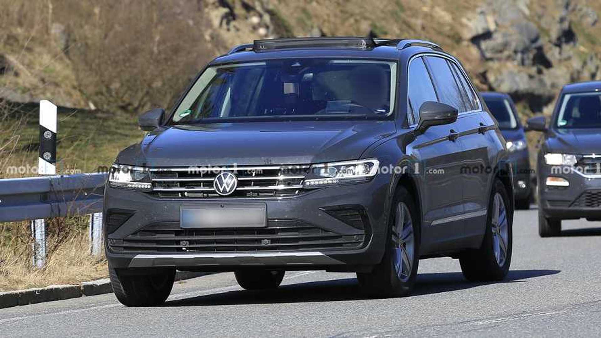 volkswagen-tiguan-facelift-spy-photo.jpg